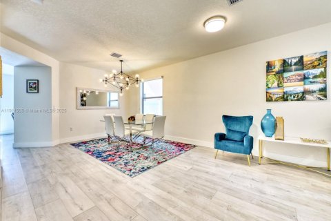 Снять в аренду виллу или дом в Хайалиа, Флорида 4 спальни, 228.73м2, № 1969062 - фото 20