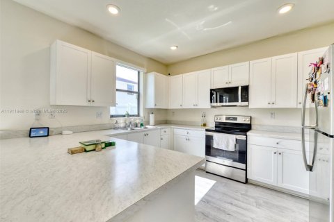 Снять в аренду виллу или дом в Хайалиа, Флорида 4 спальни, 228.73м2, № 1969062 - фото 30