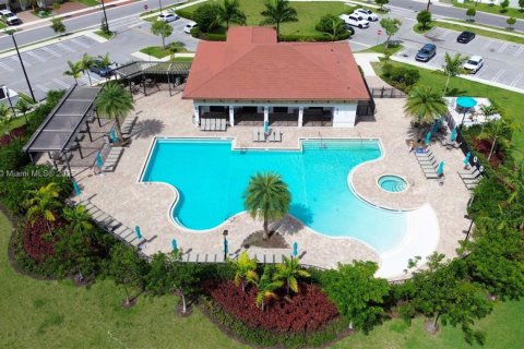 Снять в аренду виллу или дом в Хайалиа, Флорида 4 спальни, 228.73м2, № 1969062 - фото 12