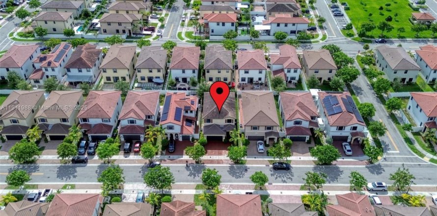 Дом в Хайалиа, Флорида 4 спальни, 228.73м2 № 1969062