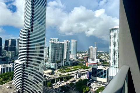 Condo in Miami, Florida, 1 bedroom  № 2021731 - photo 13