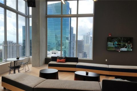 Condo in Miami, Florida, 1 bedroom  № 2021731 - photo 18