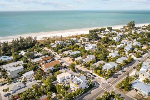 House in Anna Maria, Florida 5 bedrooms, 184.23 sq.m. № 2094611 - photo 3