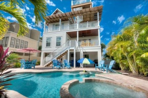 House in Anna Maria, Florida 5 bedrooms, 184.23 sq.m. № 2094611 - photo 2