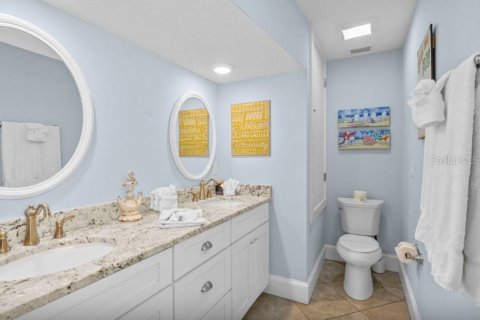 House in Anna Maria, Florida 5 bedrooms, 184.23 sq.m. № 2094611 - photo 18