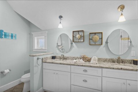 House in Anna Maria, Florida 5 bedrooms, 184.23 sq.m. № 2094611 - photo 26