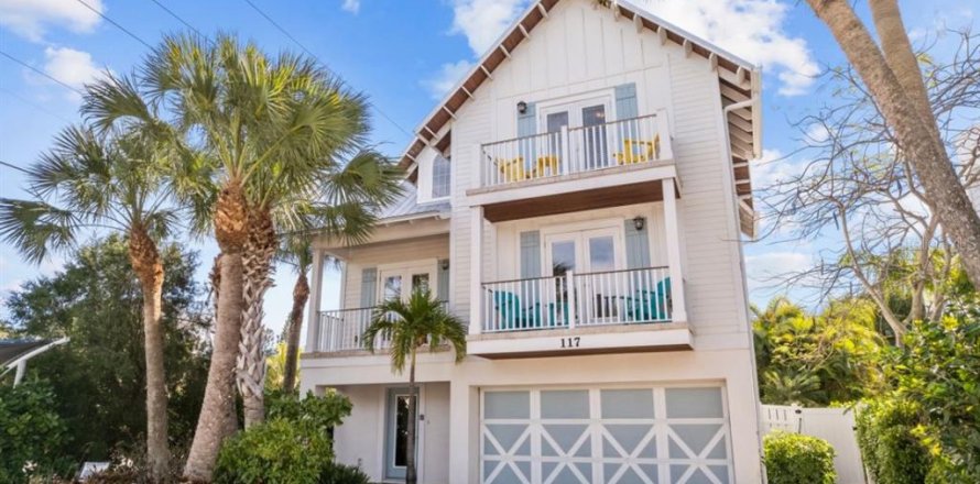 House in Anna Maria, Florida 5 bedrooms, 184.23 sq.m. № 2094611