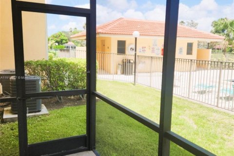 Condominio en alquiler en Coral Springs, Florida, 2 dormitorios, 78.04 m2 № 1970887 - foto 26