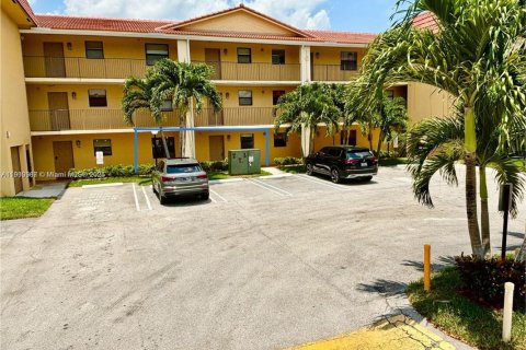 Condominio en Coral Springs, Florida, 2 dormitorios  № 1970887