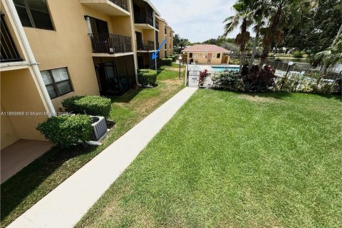 Condominio en alquiler en Coral Springs, Florida, 2 dormitorios, 78.04 m2 № 1970887 - foto 23
