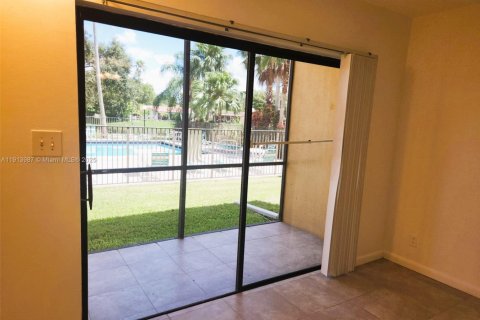Condominio en alquiler en Coral Springs, Florida, 2 dormitorios, 78.04 m2 № 1970887 - foto 18