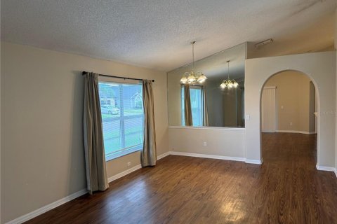 Villa ou maison à louer à Orlando, Floride: 3 chambres, 171.31 m2 № 2378982 - photo 2