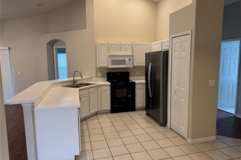 Villa ou maison à louer à Orlando, Floride: 3 chambres, 171.31 m2 № 2378982 - photo 4