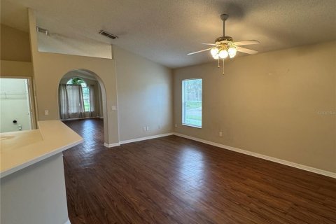 Villa ou maison à louer à Orlando, Floride: 3 chambres, 171.31 m2 № 2378982 - photo 7