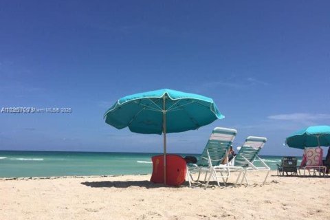 Copropriété à vendre à Miami Beach, Floride: 1 chambre, 76.55 m2 № 2090864 - photo 8