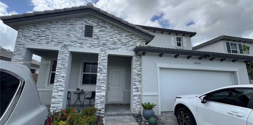 Propiedad comercial en Homestead, Florida 224.64 m2 № 1964167