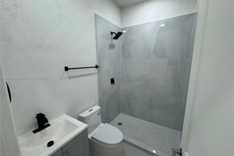 Propiedad comercial en alquiler en Homestead, Florida, 224.64 m2 № 1964167 - foto 12