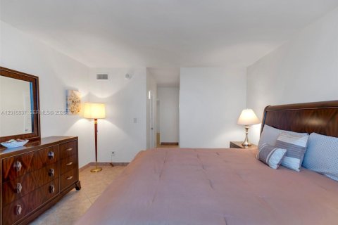 Condo in Sunny Isles Beach, Florida, 1 bedroom  № 2153985 - photo 8