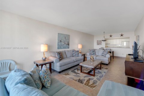 Condo in Sunny Isles Beach, Florida, 1 bedroom  № 2153985 - photo 5