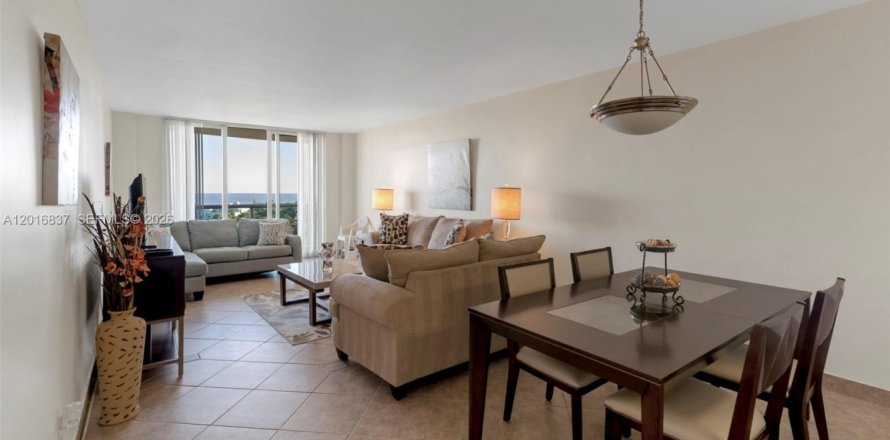 Condo in Sunny Isles Beach, Florida, 1 bedroom  № 2153985