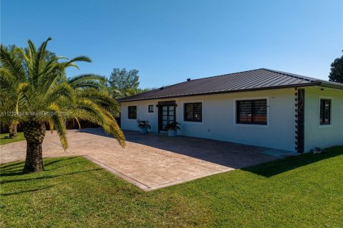 Casa en venta en Miami, Florida, 4 dormitorios, 170.2 m2 № 1890353 - foto 11