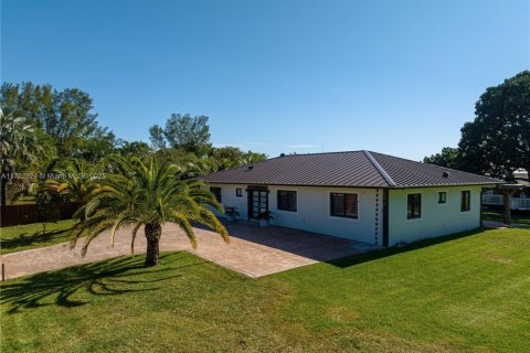 Casa en venta en Miami, Florida, 4 dormitorios, 170.2 m2 № 1890353 - foto 15