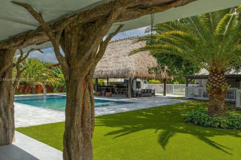 Casa en venta en Miami, Florida, 4 dormitorios, 170.2 m2 № 1890353 - foto 16