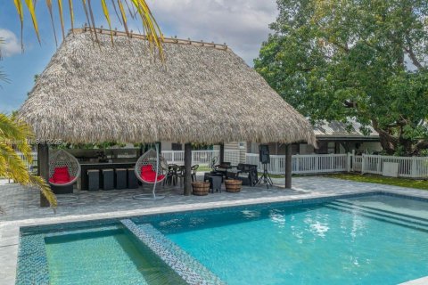 Casa en venta en Miami, Florida, 4 dormitorios, 170.2 m2 № 1890353 - foto 25