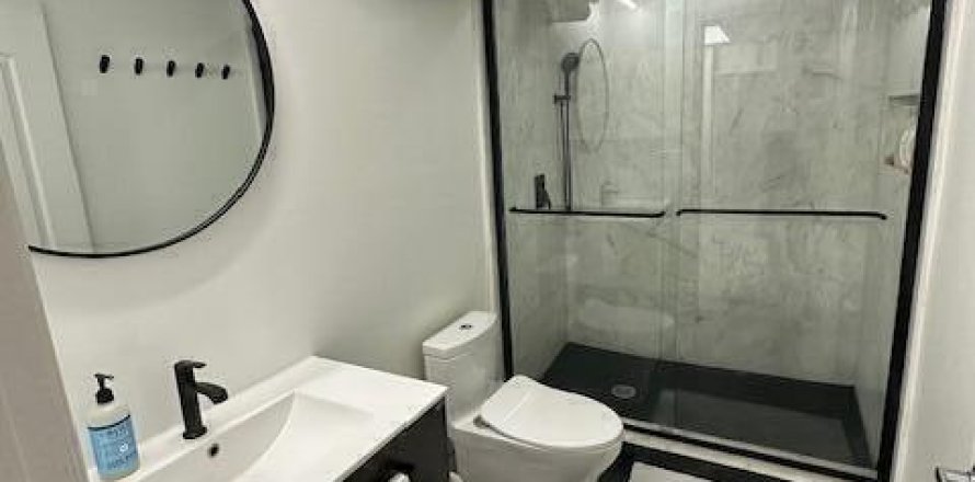 Condominio en West Palm Beach, Florida, 2 dormitorios № 1120987