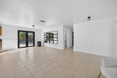 Casa en venta en Homestead, Florida, 5 dormitorios, 212 m2 № 2000602 - foto 6