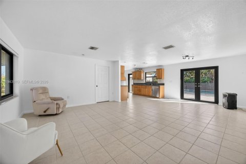 Casa en venta en Homestead, Florida, 5 dormitorios, 212 m2 № 2000602 - foto 5