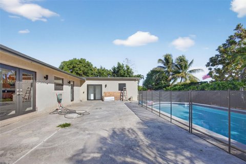 Casa en venta en Homestead, Florida, 5 dormitorios, 212 m2 № 2000602 - foto 24