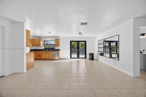 Casa en venta en Homestead, Florida, 5 dormitorios, 212 m2 № 2000602 - foto 21