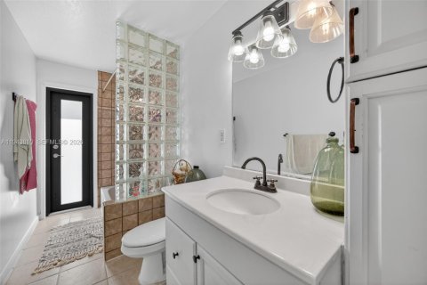 Casa en venta en Homestead, Florida, 5 dormitorios, 212 m2 № 2000602 - foto 17