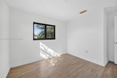 Casa en venta en Homestead, Florida, 5 dormitorios, 212 m2 № 2000602 - foto 11