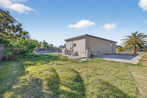 Casa en venta en Homestead, Florida, 5 dormitorios, 212 m2 № 2000602 - foto 28