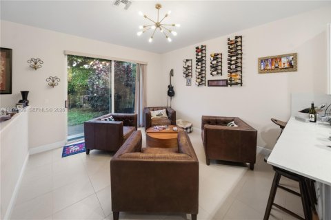 Villa ou maison à louer à Parkland, Floride: 3 chambres, 163.23 m2 № 2043893 - photo 7