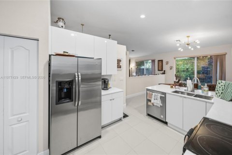 Villa ou maison à louer à Parkland, Floride: 3 chambres, 163.23 m2 № 2043893 - photo 8