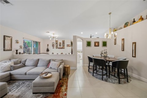 Villa ou maison à louer à Parkland, Floride: 3 chambres, 163.23 m2 № 2043893 - photo 5