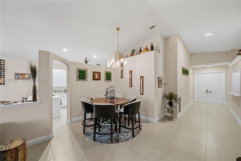 Villa ou maison à louer à Parkland, Floride: 3 chambres, 163.23 m2 № 2043893 - photo 4