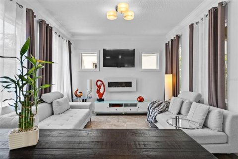 House in Orlando, Florida 3 bedrooms, 212.1 sq.m. № 1832812 - photo 14