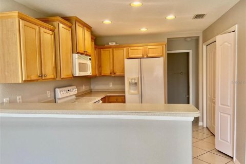 House in Bradenton, Florida 3 bedrooms, 170.66 sq.m. № 2388618 - photo 5