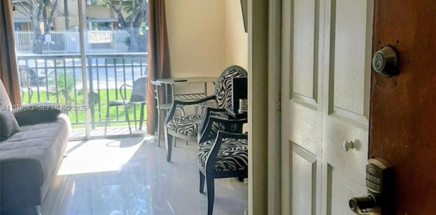 Condo à Sunny Isles Beach, Floride, 1 chambre  № 2031311