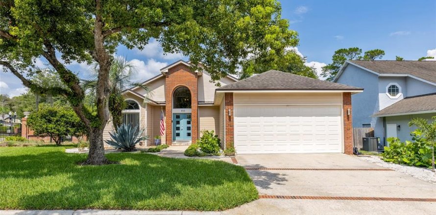 House in Longwood, Florida 4 bedrooms, 234.67 sq.m. № 2209492