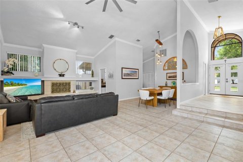House in Longwood, Florida 4 bedrooms, 234.67 sq.m. № 2209492 - photo 6