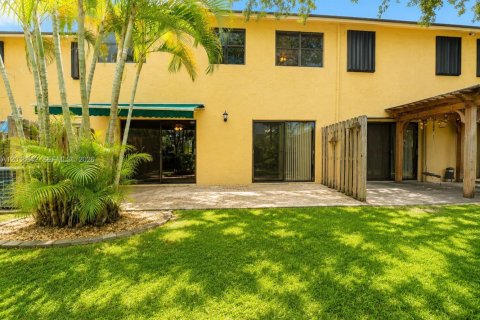 Townhouse in Tamarac, Florida 3 bedrooms, 168.25 sq.m. № 2084050 - photo 27