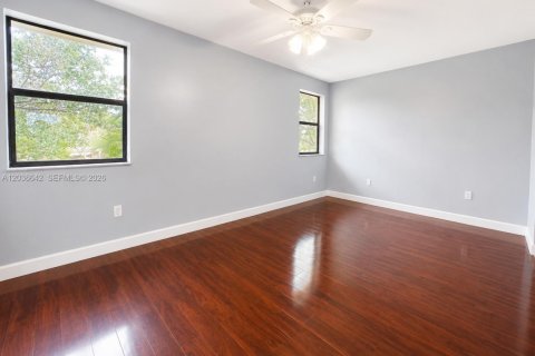 Townhouse in Tamarac, Florida 3 bedrooms, 168.25 sq.m. № 2084050 - photo 21