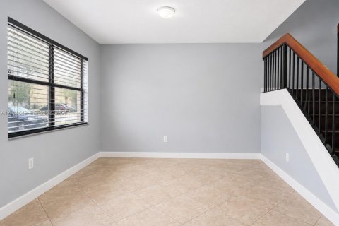 Townhouse in Tamarac, Florida 3 bedrooms, 168.25 sq.m. № 2084050 - photo 22