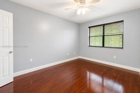 Townhouse in Tamarac, Florida 3 bedrooms, 168.25 sq.m. № 2084050 - photo 13