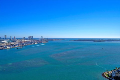 Condo in Miami, Florida, 3 bedrooms  № 1940190 - photo 27